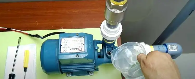 Cómo purgar una bomba de agua correctamente