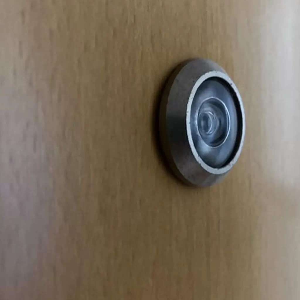 mirilla en la puerta