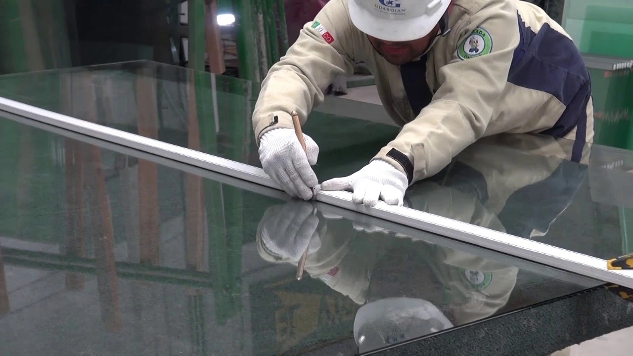 Cómo cortar vidrio laminado de seguridad