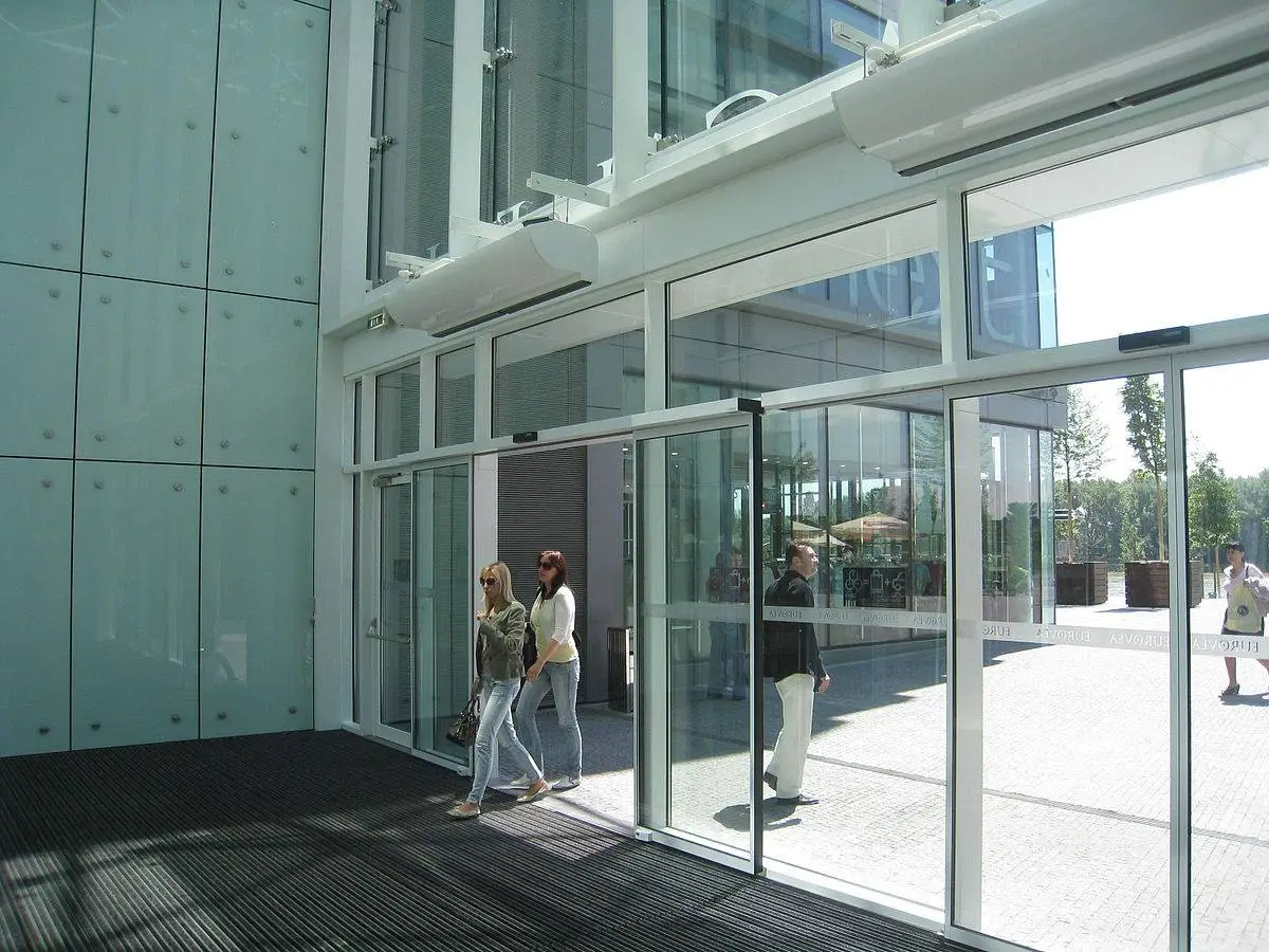 Cortinas de aire para locales comerciales